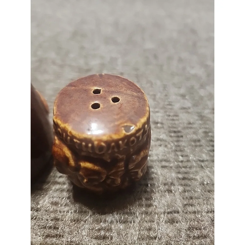 Vintage Kenmar South‎ Dakota Salt & Pepper Shakers
